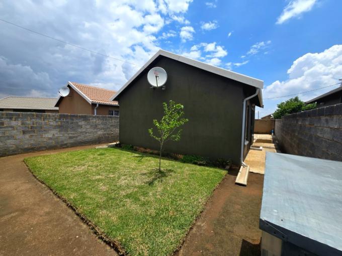 2 Bedroom House for Sale For Sale in Savanna City - MR699202