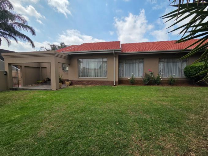 4 Bedroom House for Sale For Sale in Randhart - MR699210