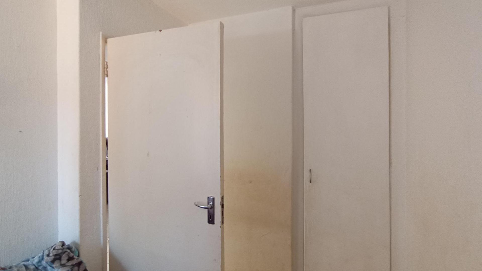 Bed Room 2 - 7 square meters of property in Pretoria North