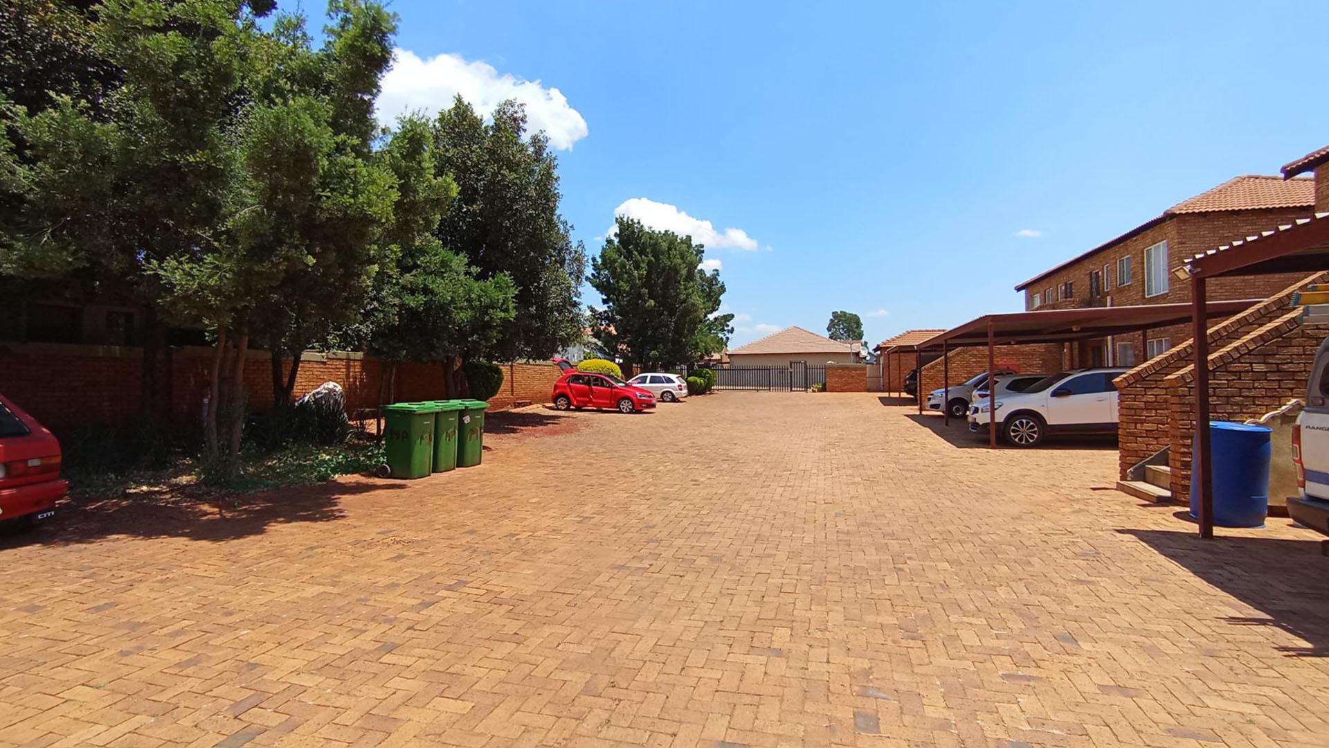 Front View of property in Pretoria North