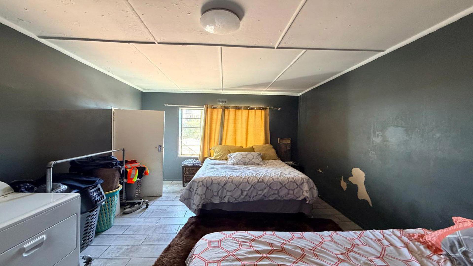 Bed Room 2 of property in Kimberley