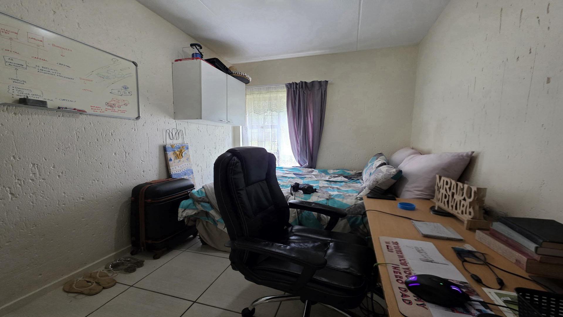 Bed Room 2 of property in Paulshof