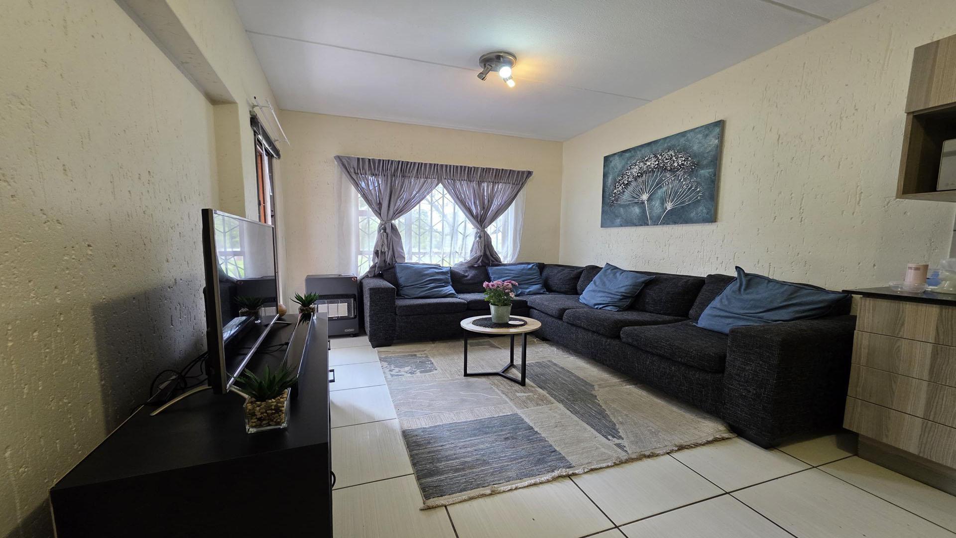 Lounges of property in Paulshof