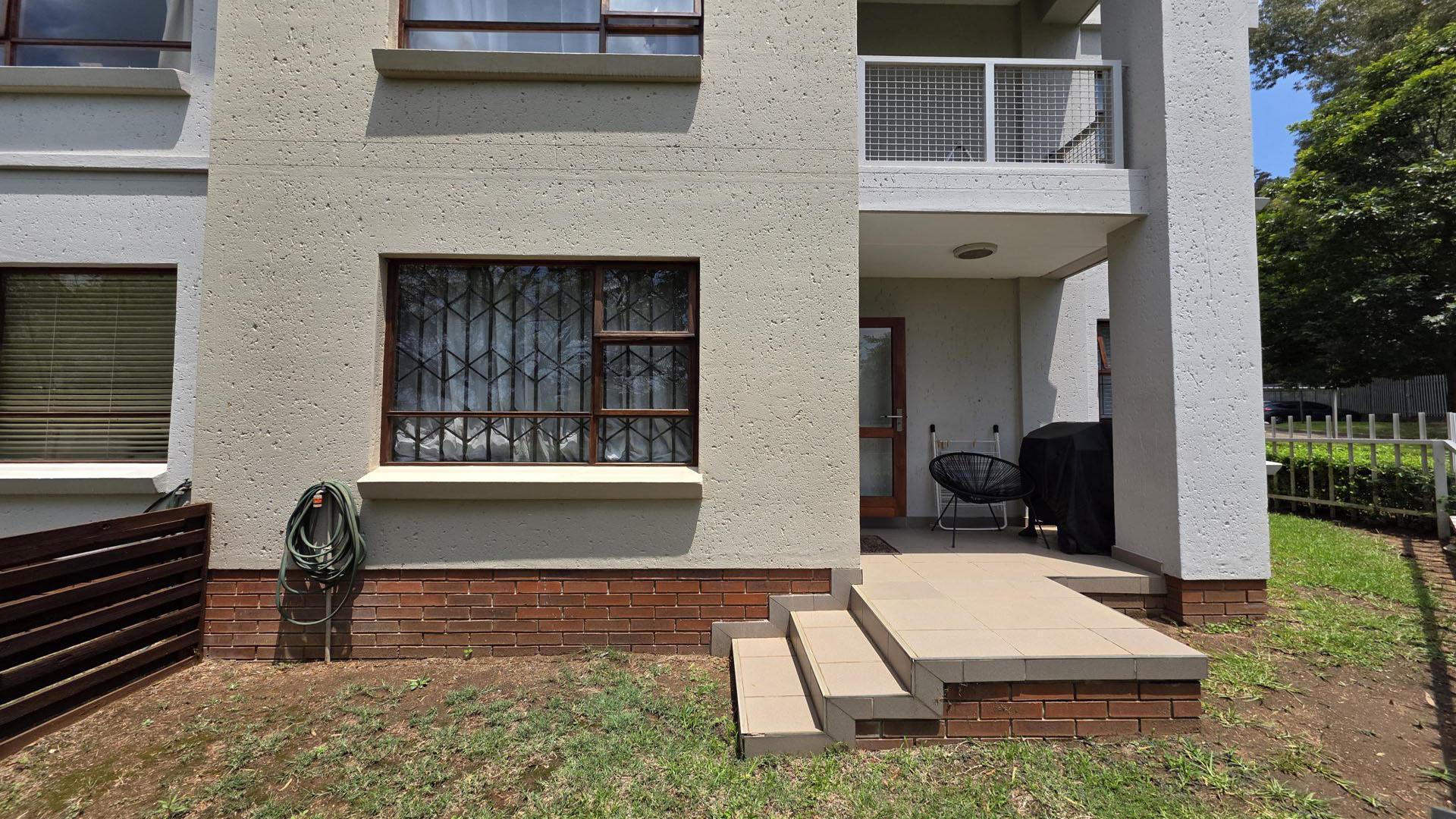 Front View of property in Paulshof