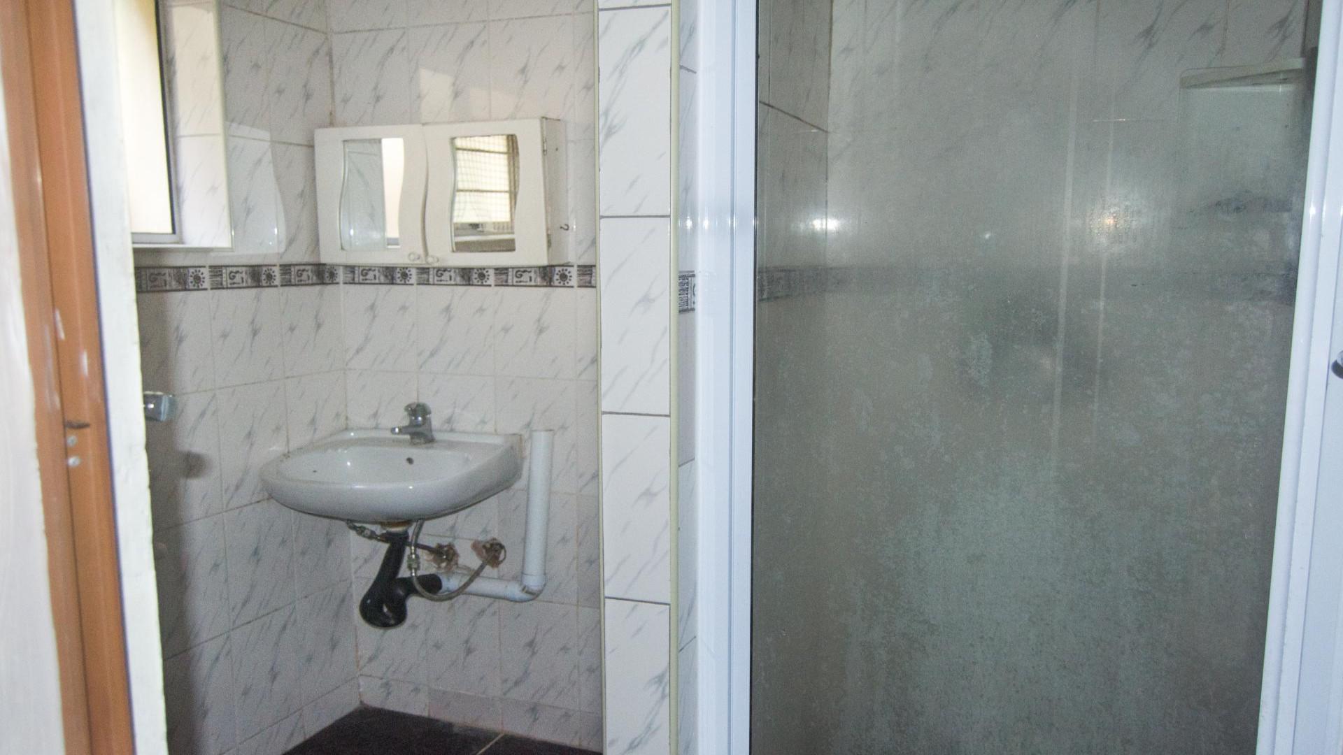 Bathroom 1 of property in Umkomaas