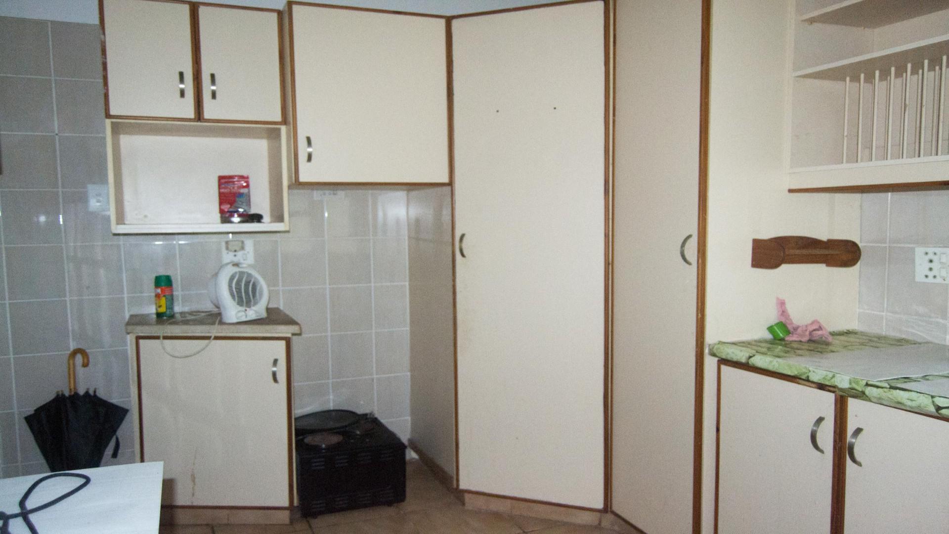 Kitchen of property in Umkomaas