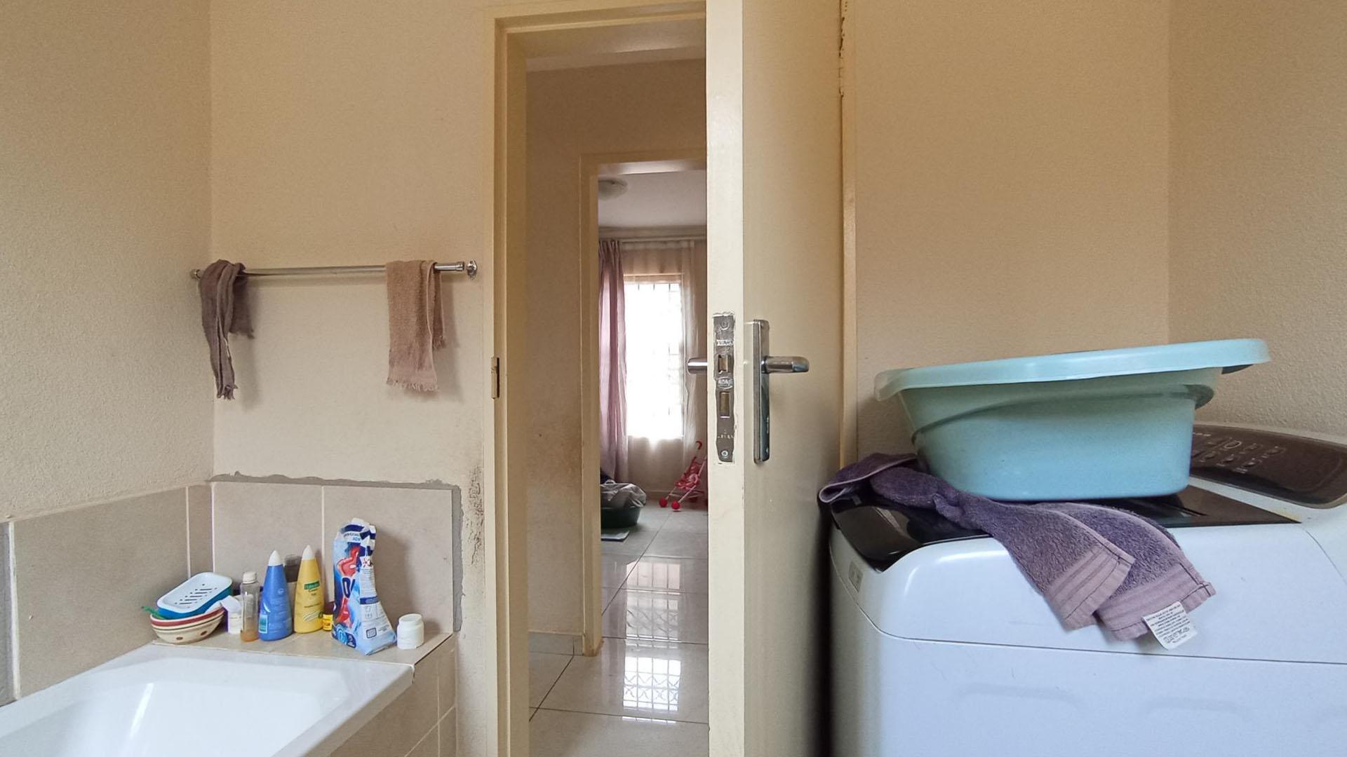 Bathroom 1 - 5 square meters of property in Soshanguve