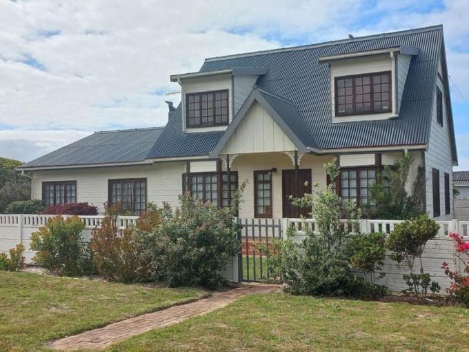 4 Bedroom House for Sale For Sale in Hermanus - MR699263