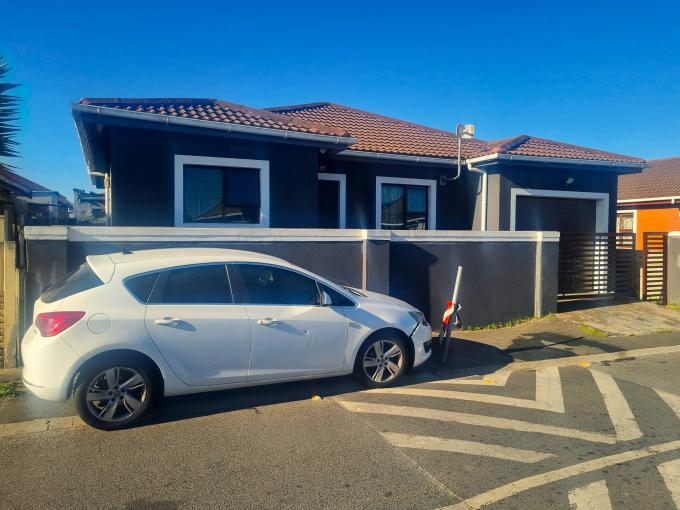 3 Bedroom House for Sale For Sale in Langa - MR699299