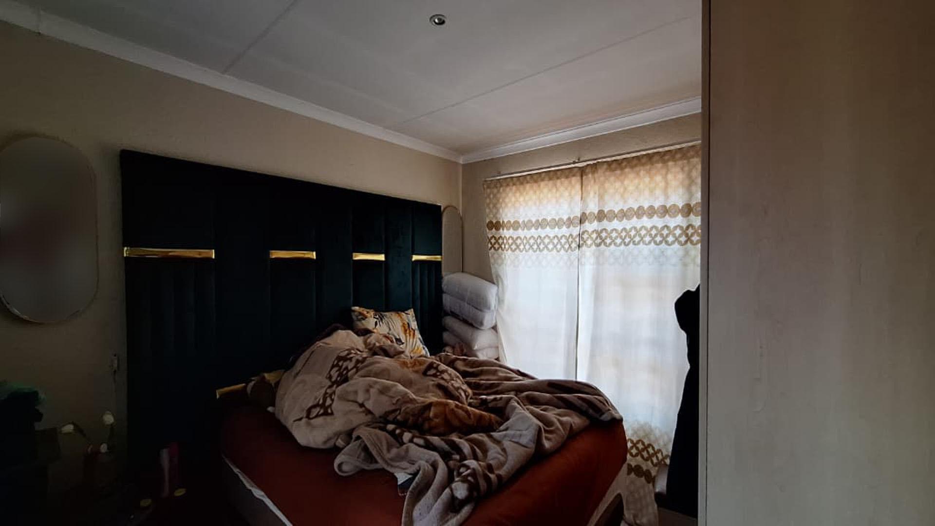 Main Bedroom - 15 square meters of property in Alliance