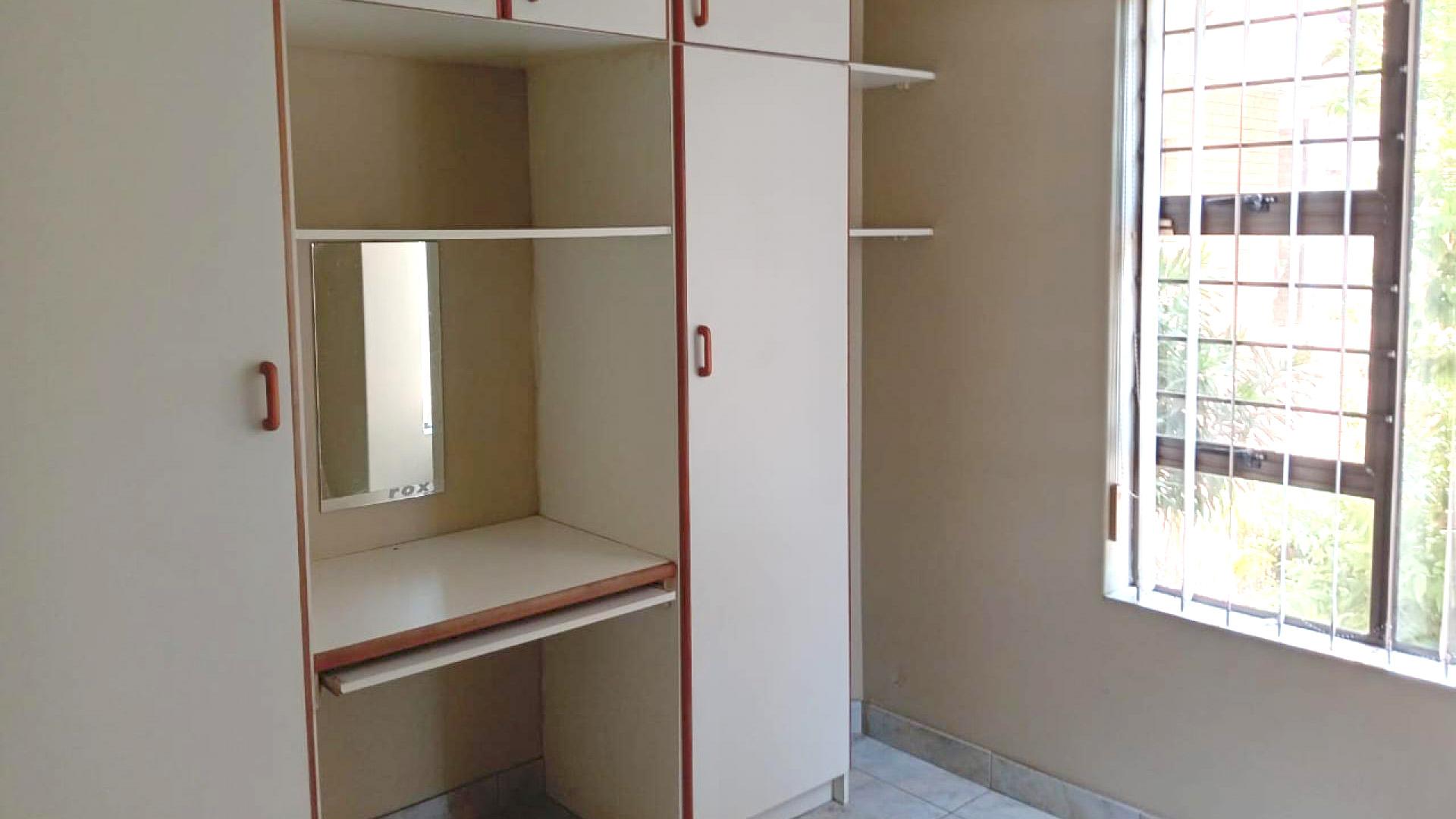 Bed Room 3 of property in Amanzimtoti 