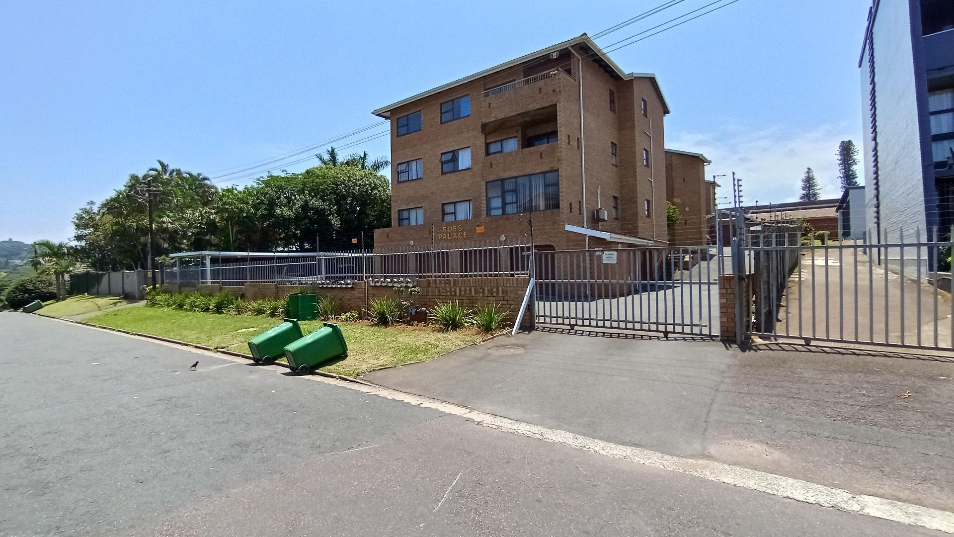Front View of property in Amanzimtoti 
