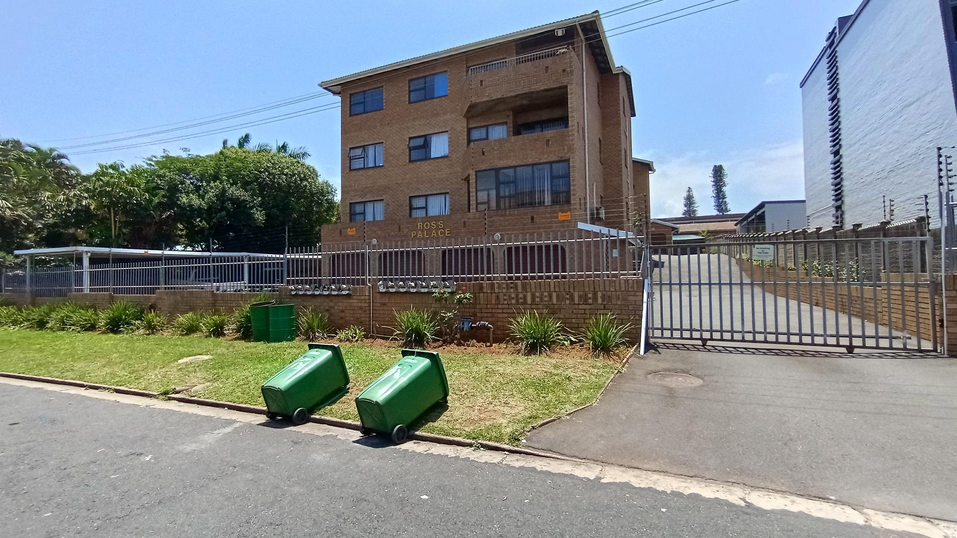 Front View of property in Amanzimtoti 