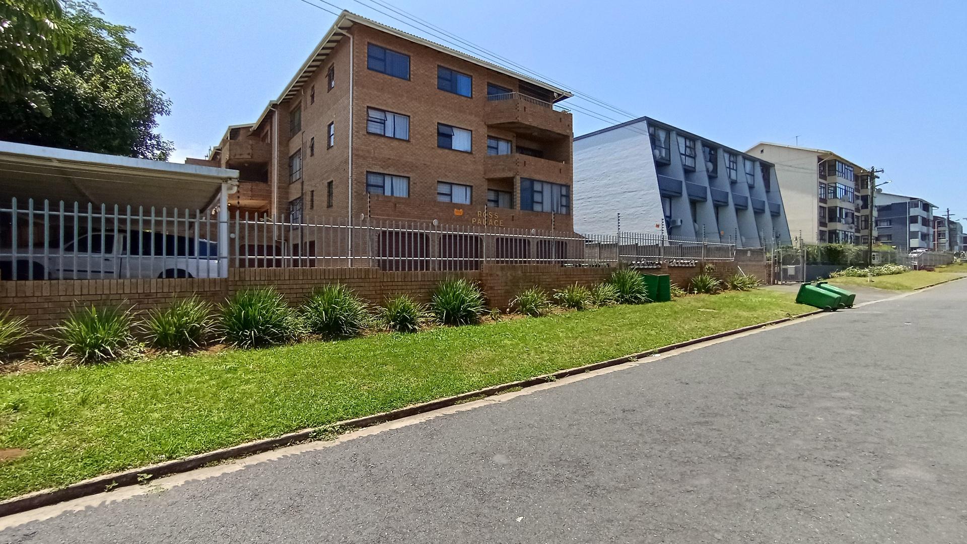 Front View of property in Amanzimtoti 