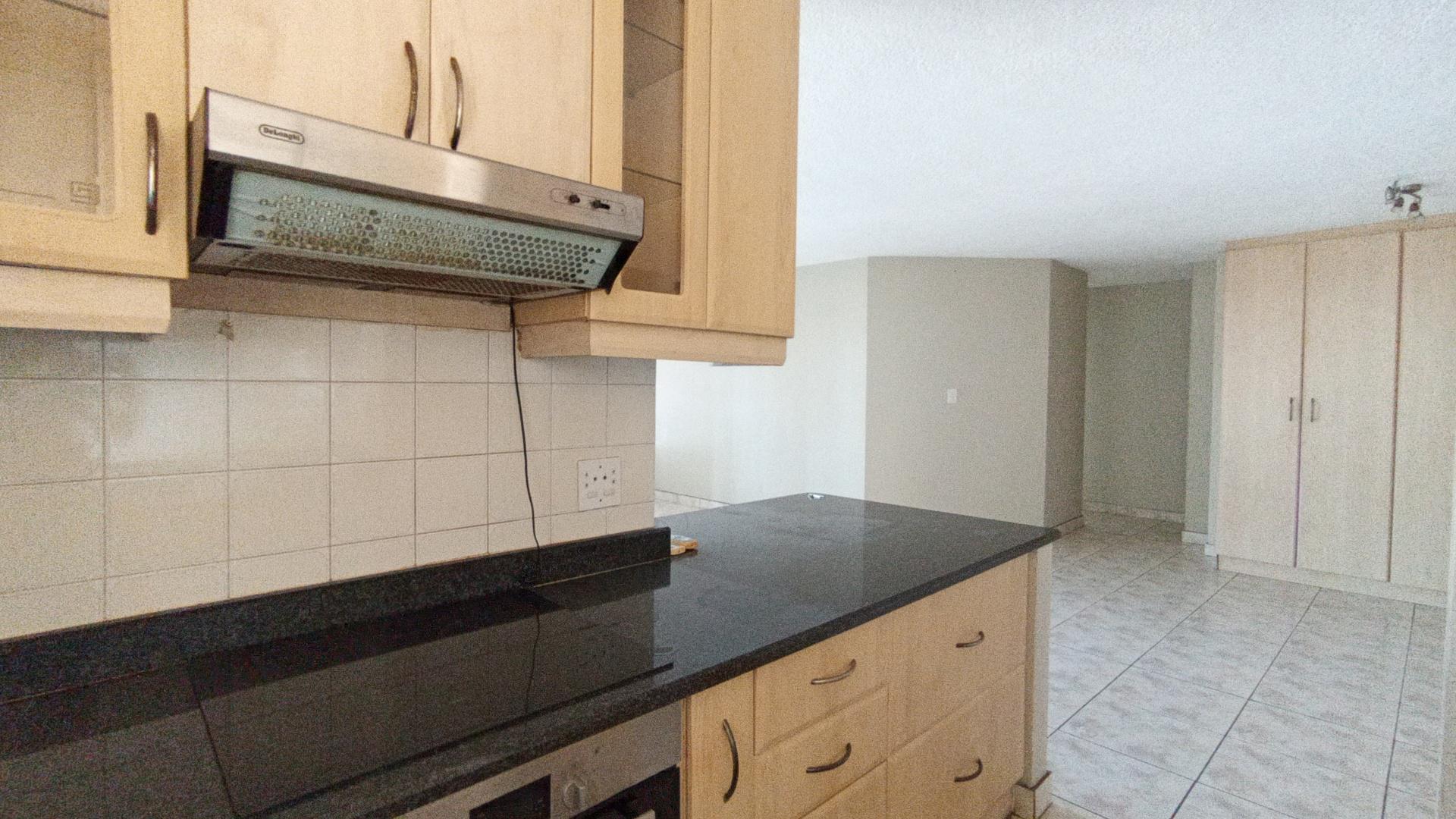 Kitchen - 9 square meters of property in Amanzimtoti 