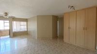 Dining Room - 16 square meters of property in Amanzimtoti 