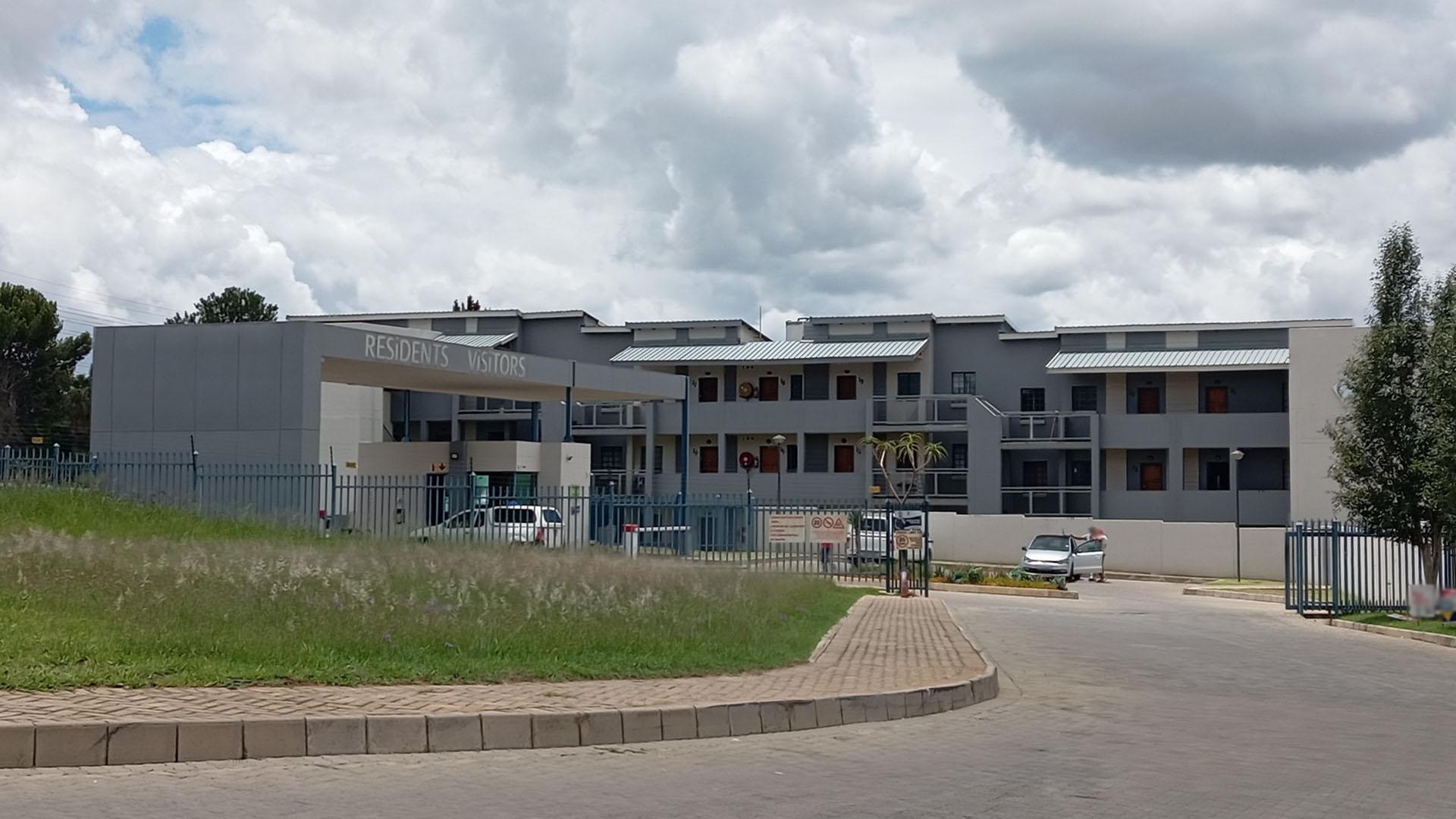 Front View of property in Noordwyk