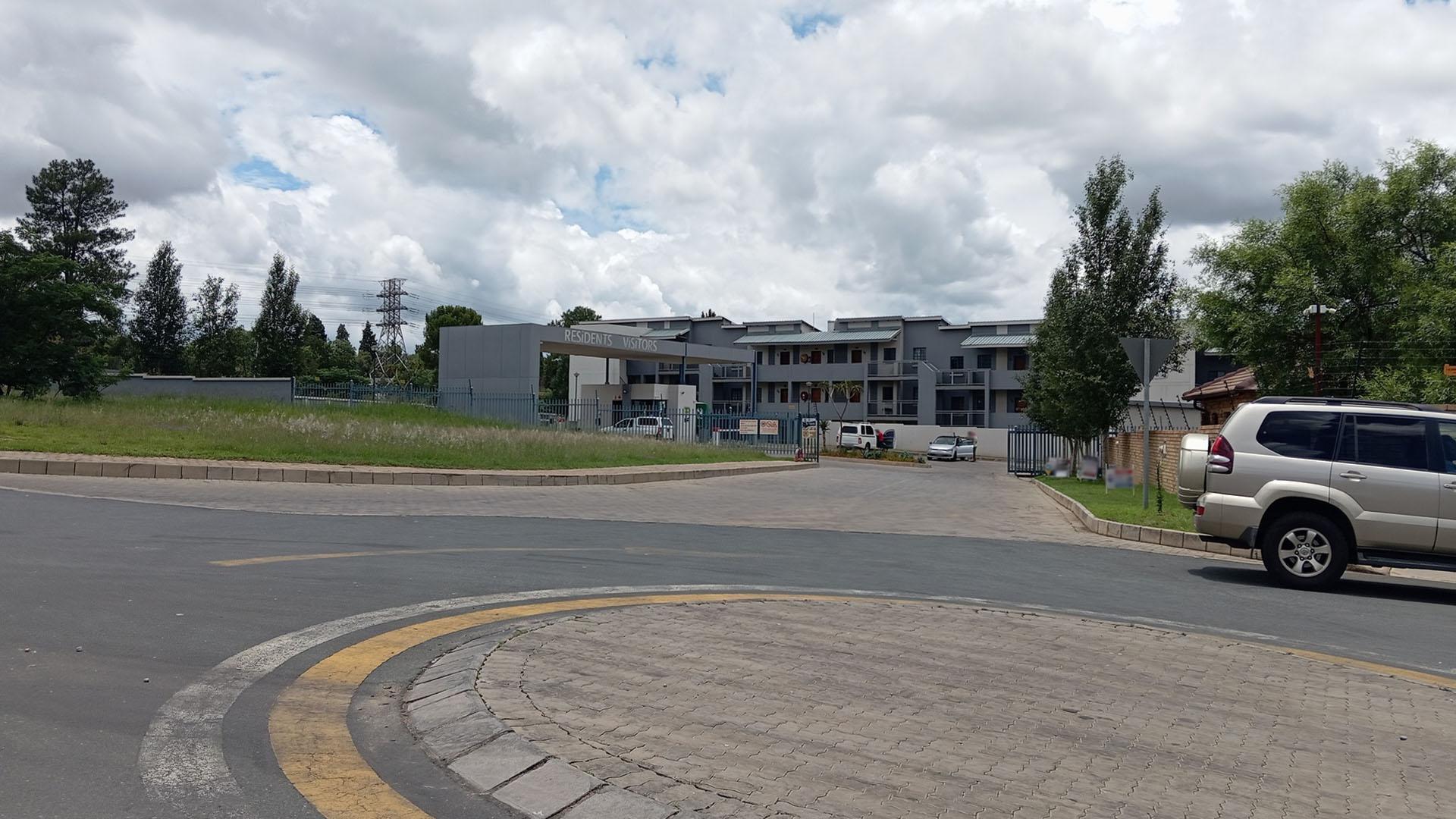 Front View of property in Noordwyk