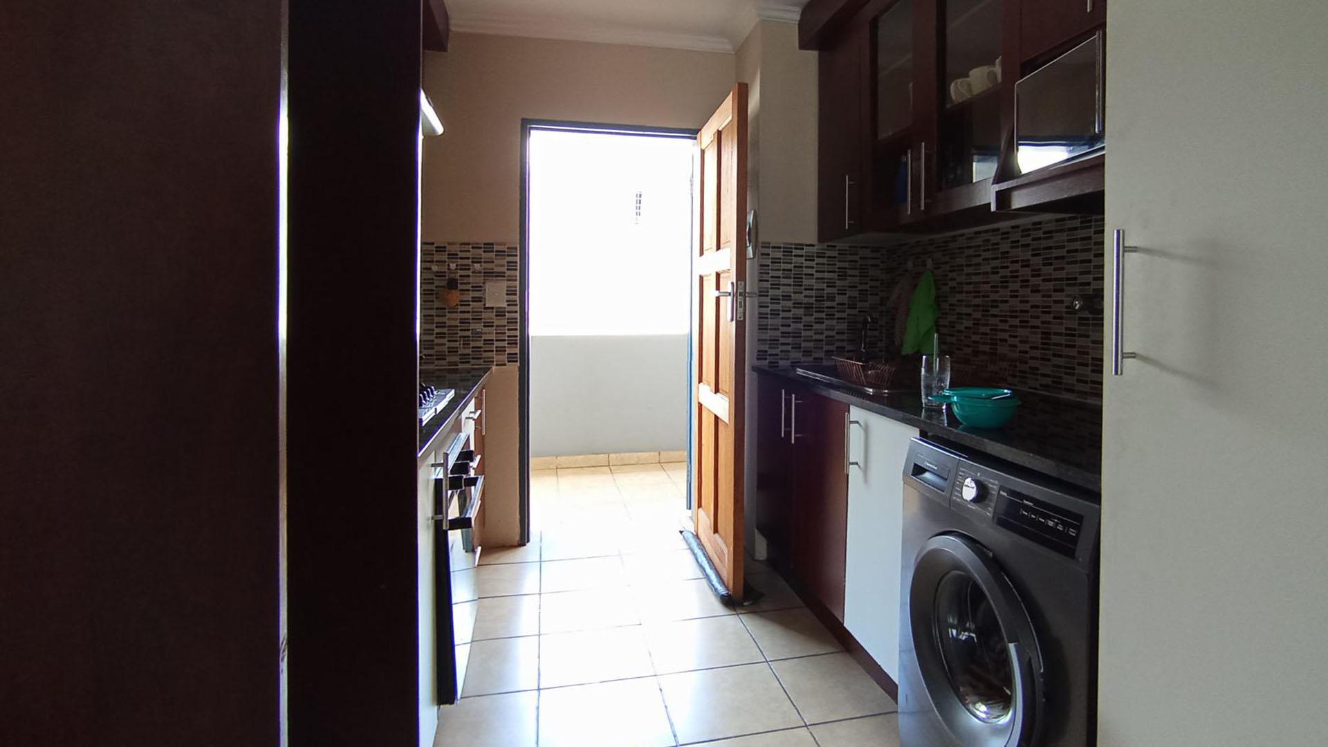 Kitchen - 6 square meters of property in Noordwyk