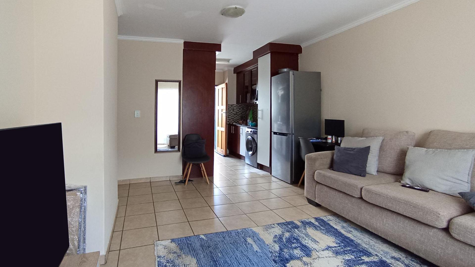 Lounges - 19 square meters of property in Noordwyk