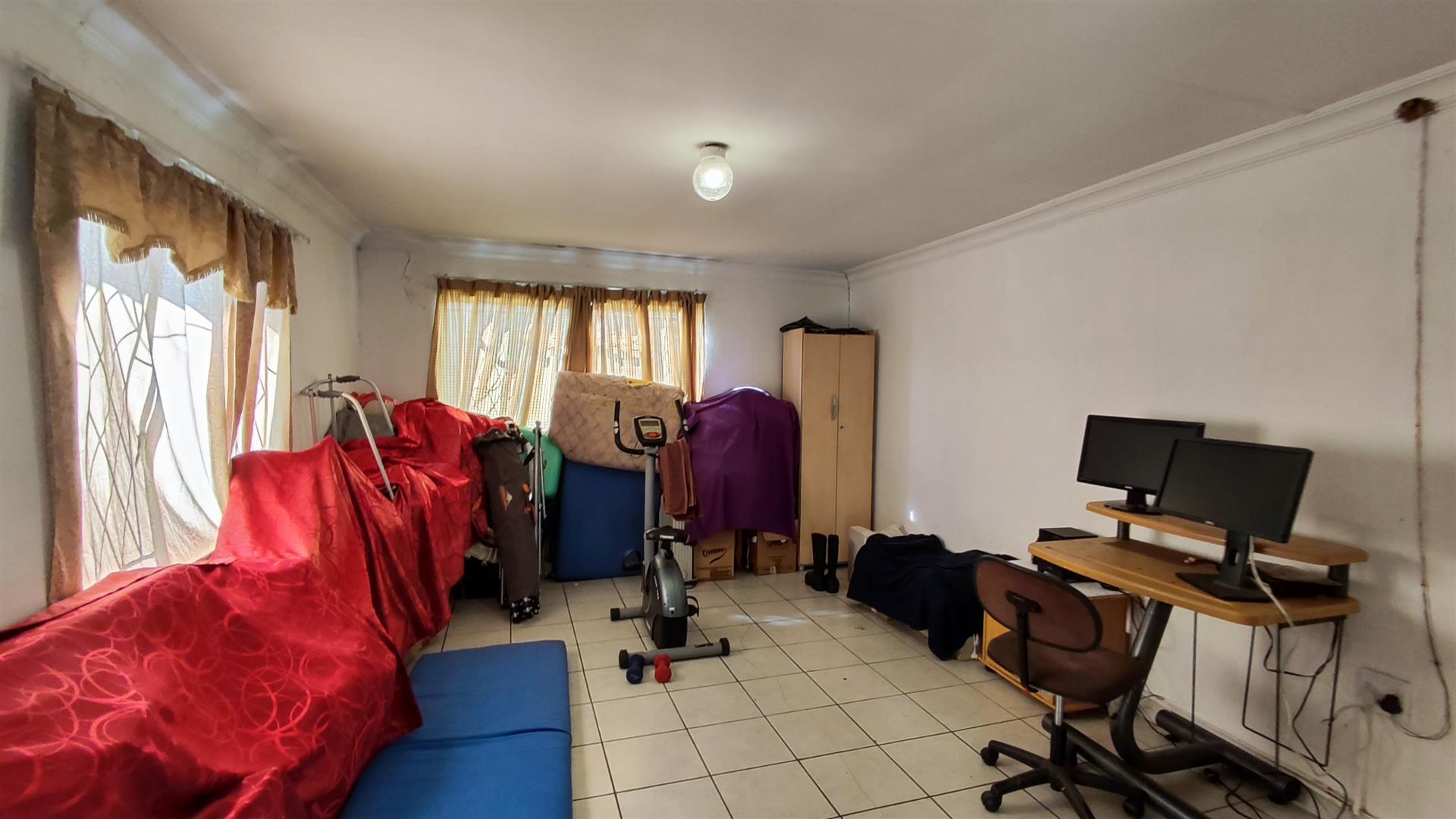 Bed Room 2 - 22 square meters of property in Spaarwater