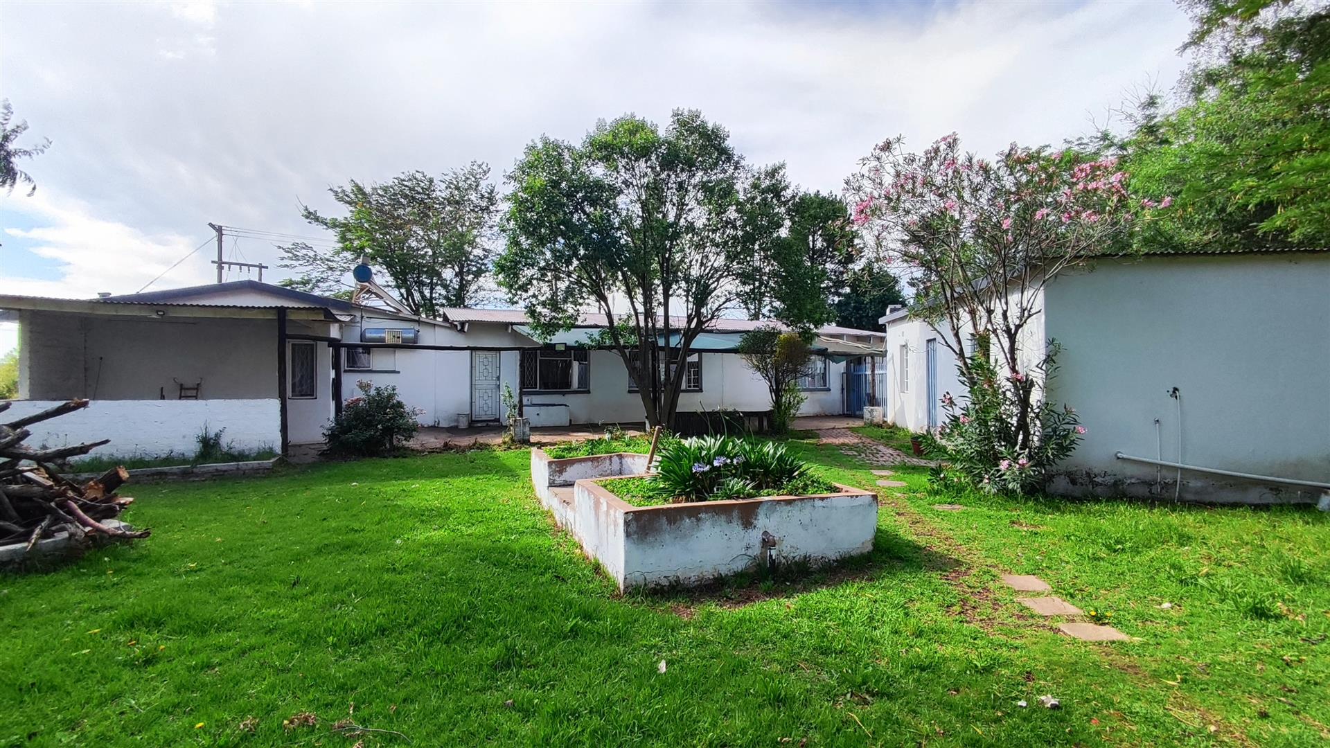 Backyard of property in Spaarwater