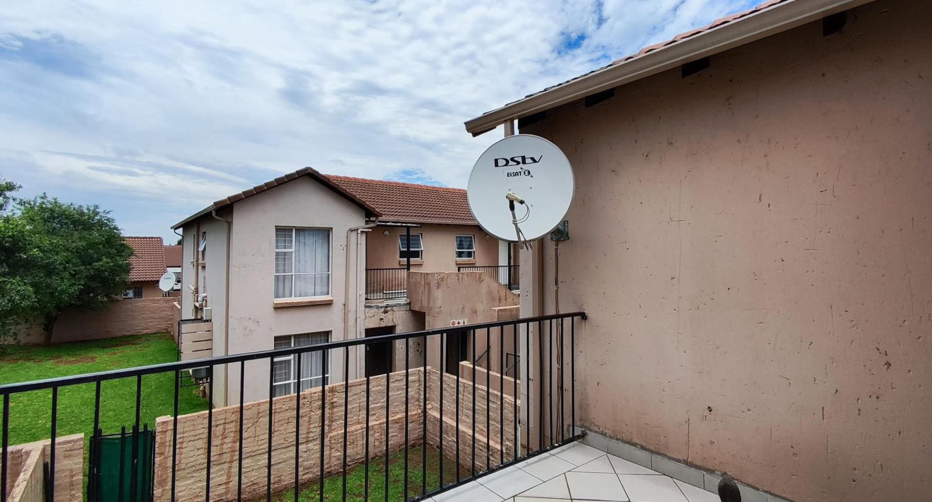 Balcony - 13 square meters of property in Albertsdal