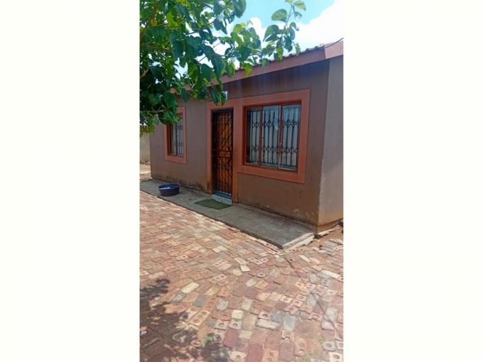 2 Bedroom House for Sale For Sale in Lenasia South - MR699338