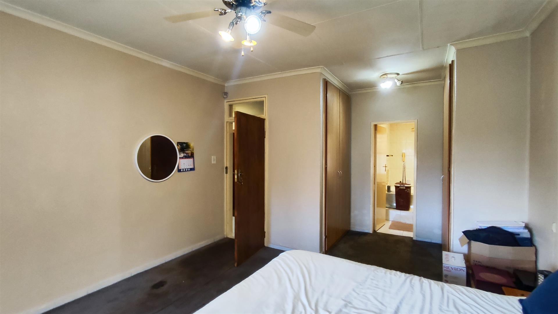 Main Bedroom of property in Edleen