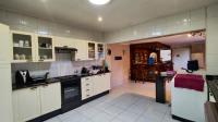 Kitchen - 17 square meters of property in Edleen