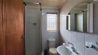 Bathroom 2 - 3 square meters of property in Edleen