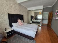  of property in Glenvista