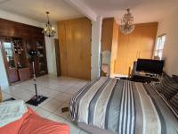  of property in Glenvista