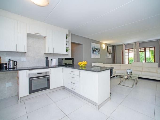 3 Bedroom Apartment for Sale For Sale in Bedfordview - MR699369