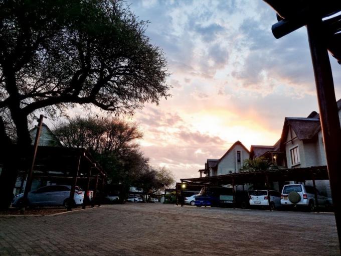 2 Bedroom Apartment to Rent in Hoedspruit - Property to rent - MR699394