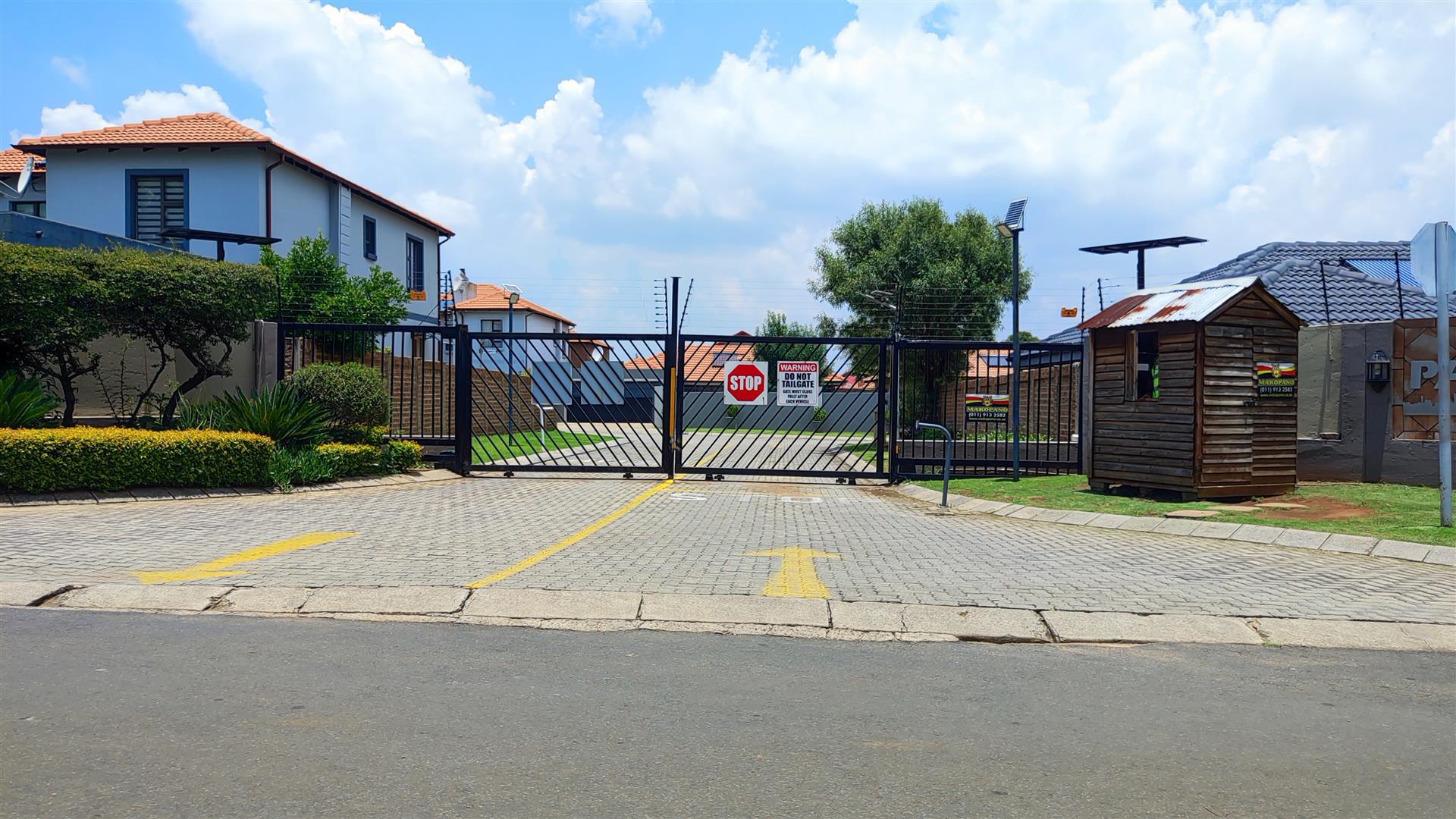 Front View of property in Parkrand