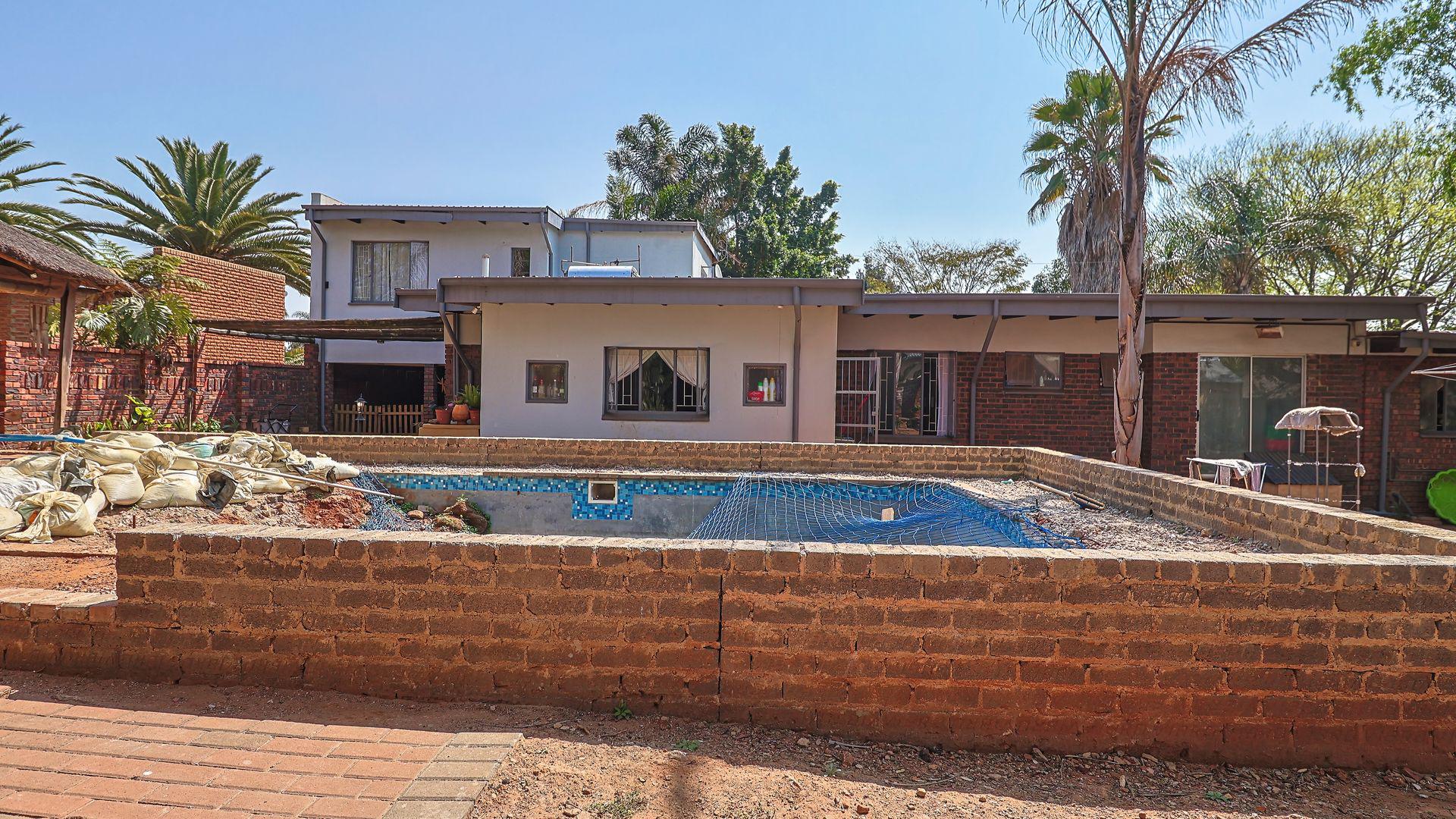  of property in Pierre van Ryneveld