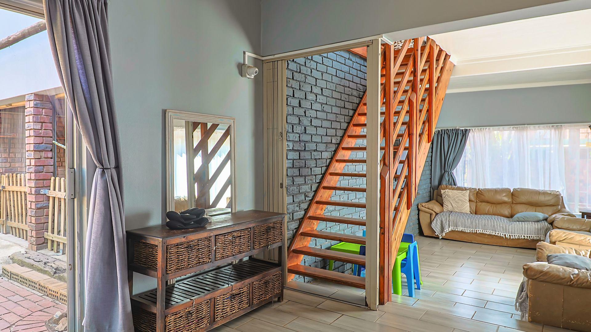  of property in Pierre van Ryneveld