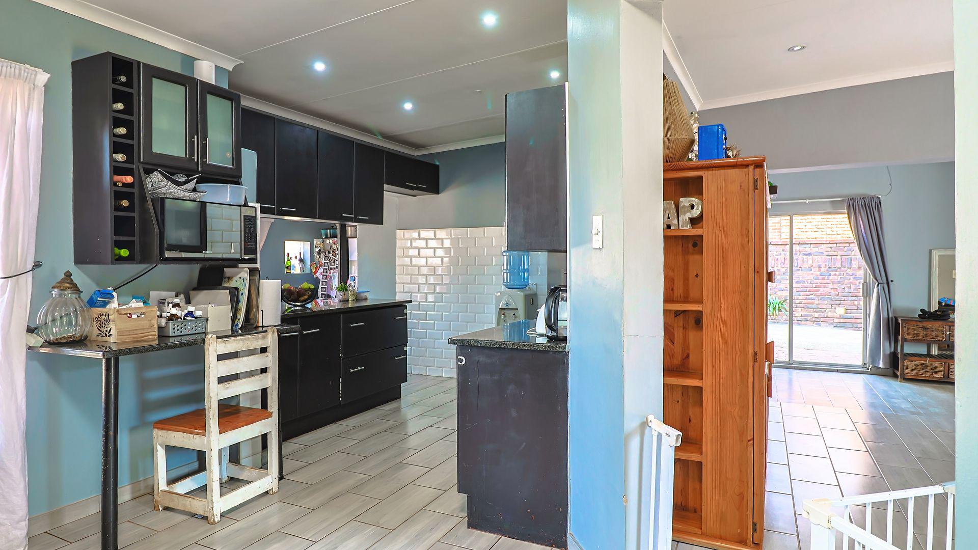  of property in Pierre van Ryneveld