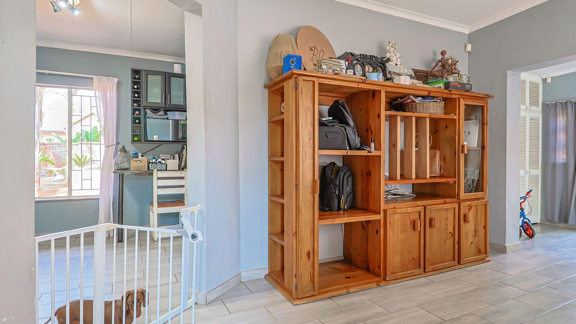  of property in Pierre van Ryneveld