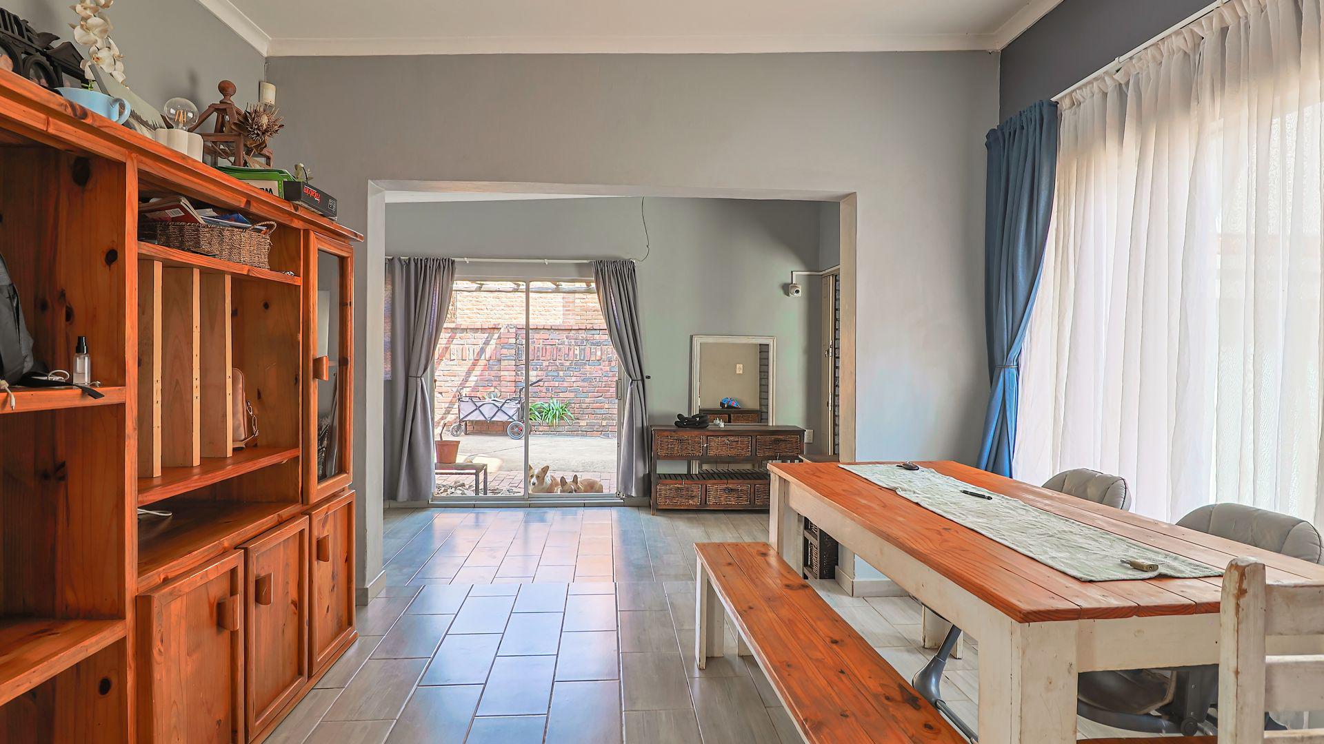  of property in Pierre van Ryneveld