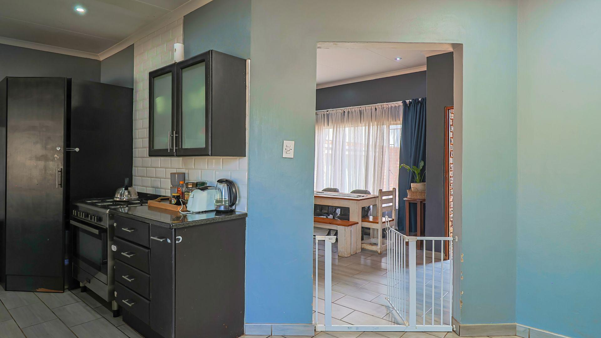  of property in Pierre van Ryneveld