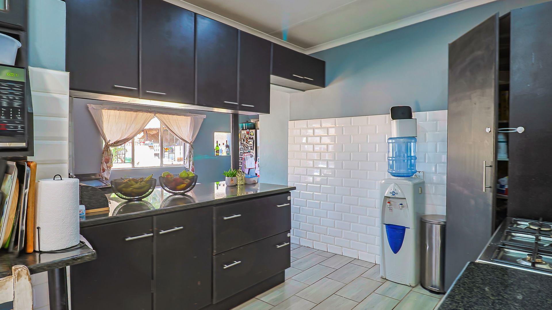  of property in Pierre van Ryneveld