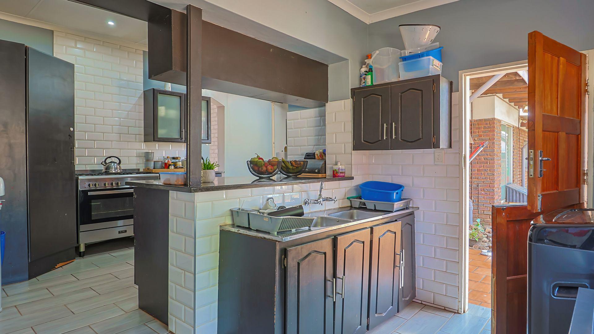  of property in Pierre van Ryneveld