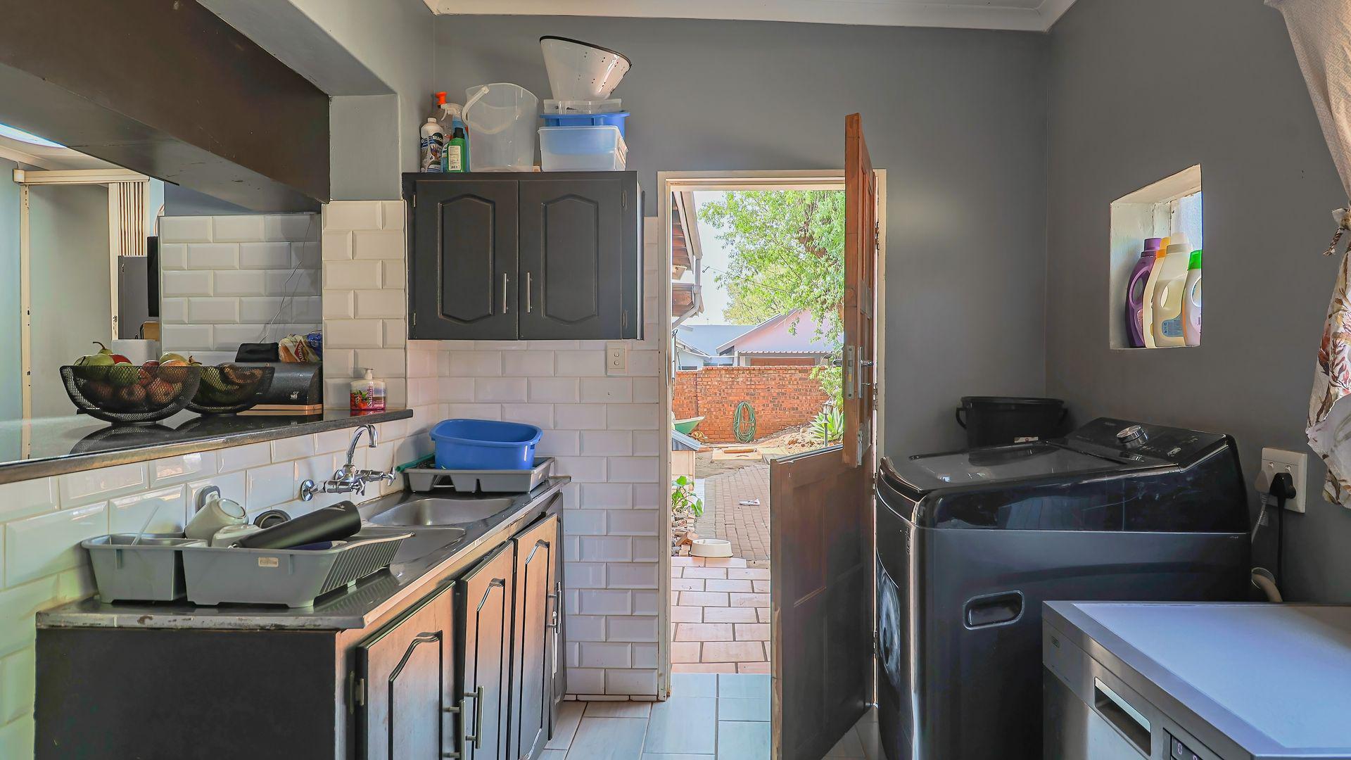  of property in Pierre van Ryneveld