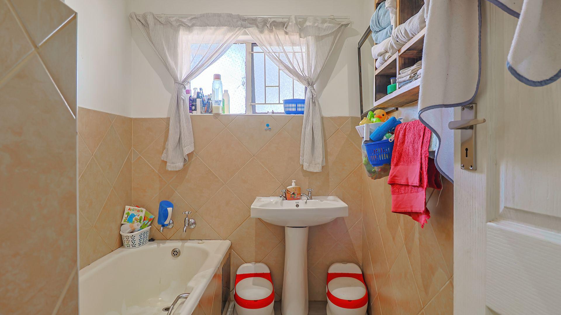  of property in Pierre van Ryneveld