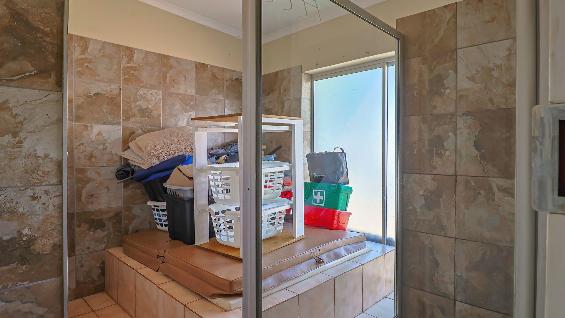  of property in Pierre van Ryneveld