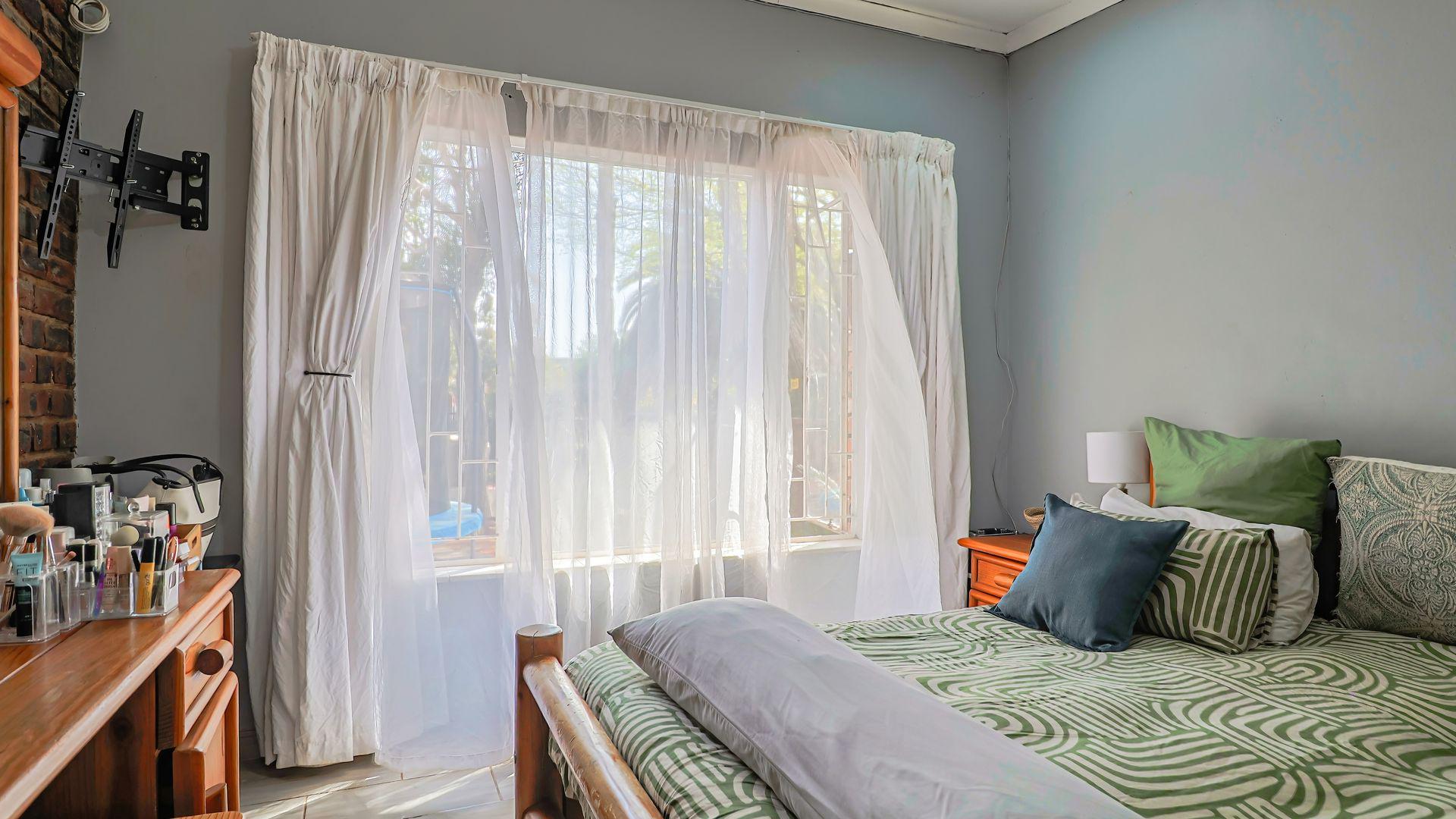  of property in Pierre van Ryneveld