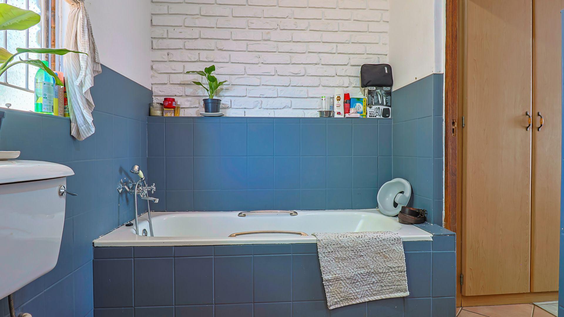  of property in Pierre van Ryneveld