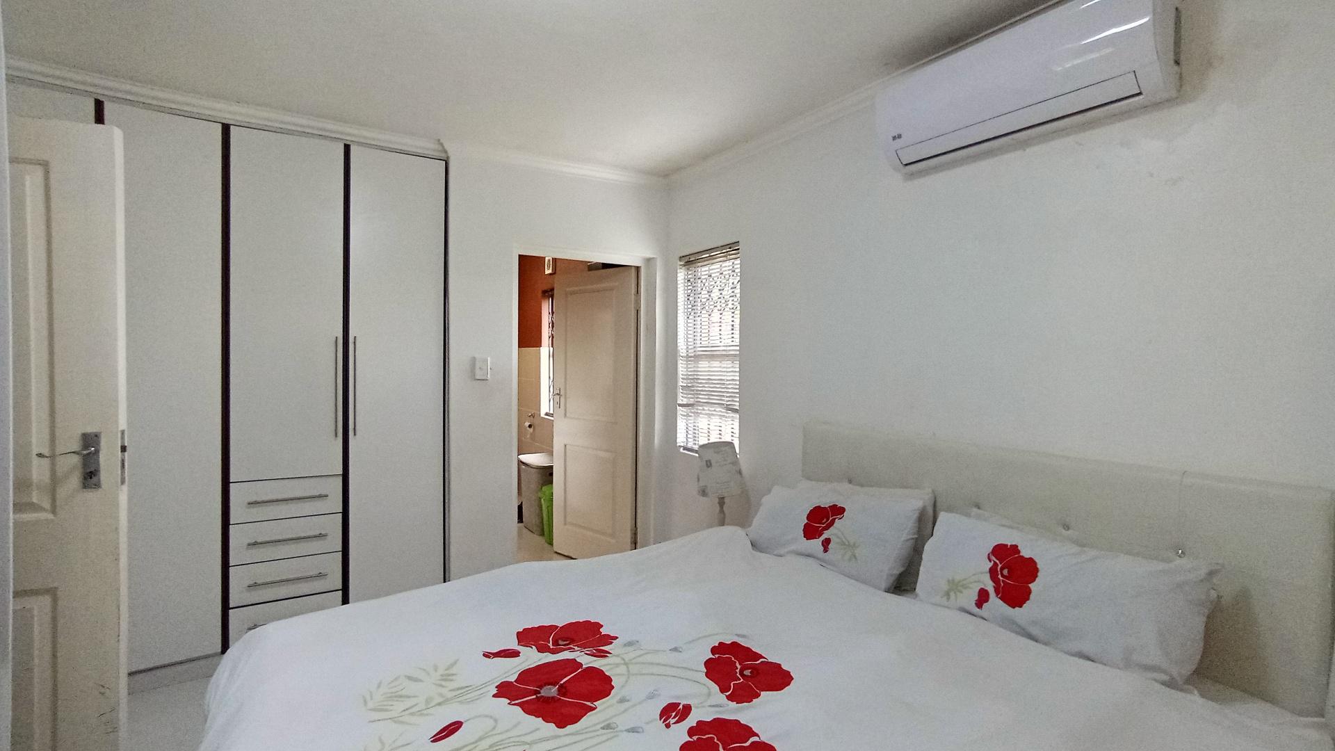 Main Bedroom - 18 square meters of property in Westbrook